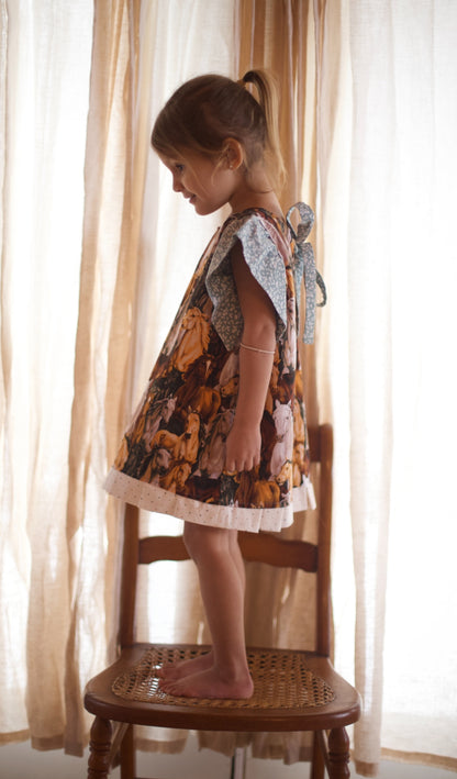 The Jacqueline - The Wellington Garden Reversible